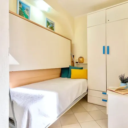 Aparthotel Baia De Bahas - In Marinella Just 200 Mt From The Sea 3*