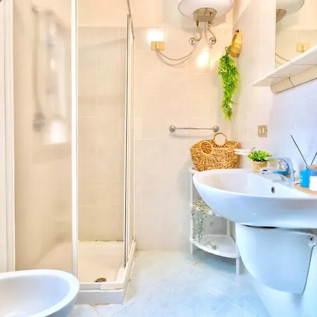 Aparthotel Baia De Bahas - In Marinella Just 200 Mt From The Sea 3*