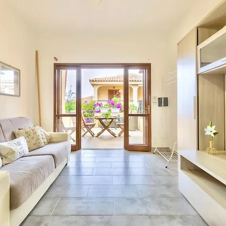 Baia De Bahas - In Marinella Just 200 Mt From The Sea Aparthotel Golfo Aranci