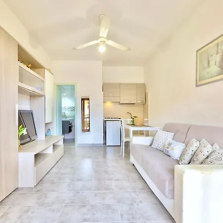 Baia De Bahas - In Marinella Just 200 Mt From The Sea 3*